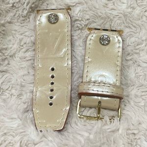 Crème brûlée upcycled LV Perle monogram Vernis Apple Watch band